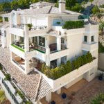 Impresionante apartamento con terraza de 42 m², vistas al mar y montaña en Altea Hills