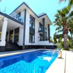 Elegante villa moderna en una de las mejores áreas de Alicante