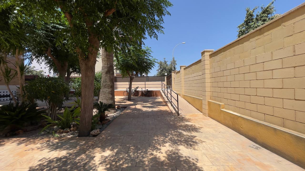Estudio con terraza en PAU 5, a pasos de la playa