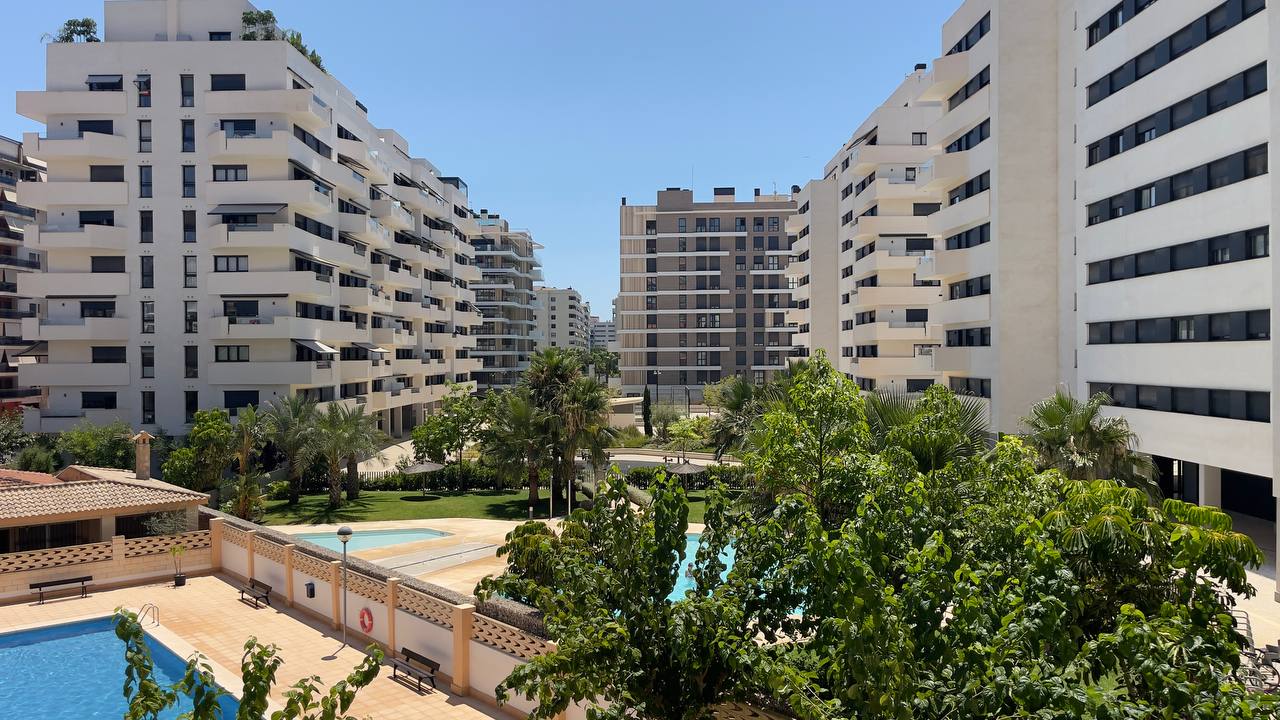 Estudio con terraza en PAU 5, a pasos de la playa