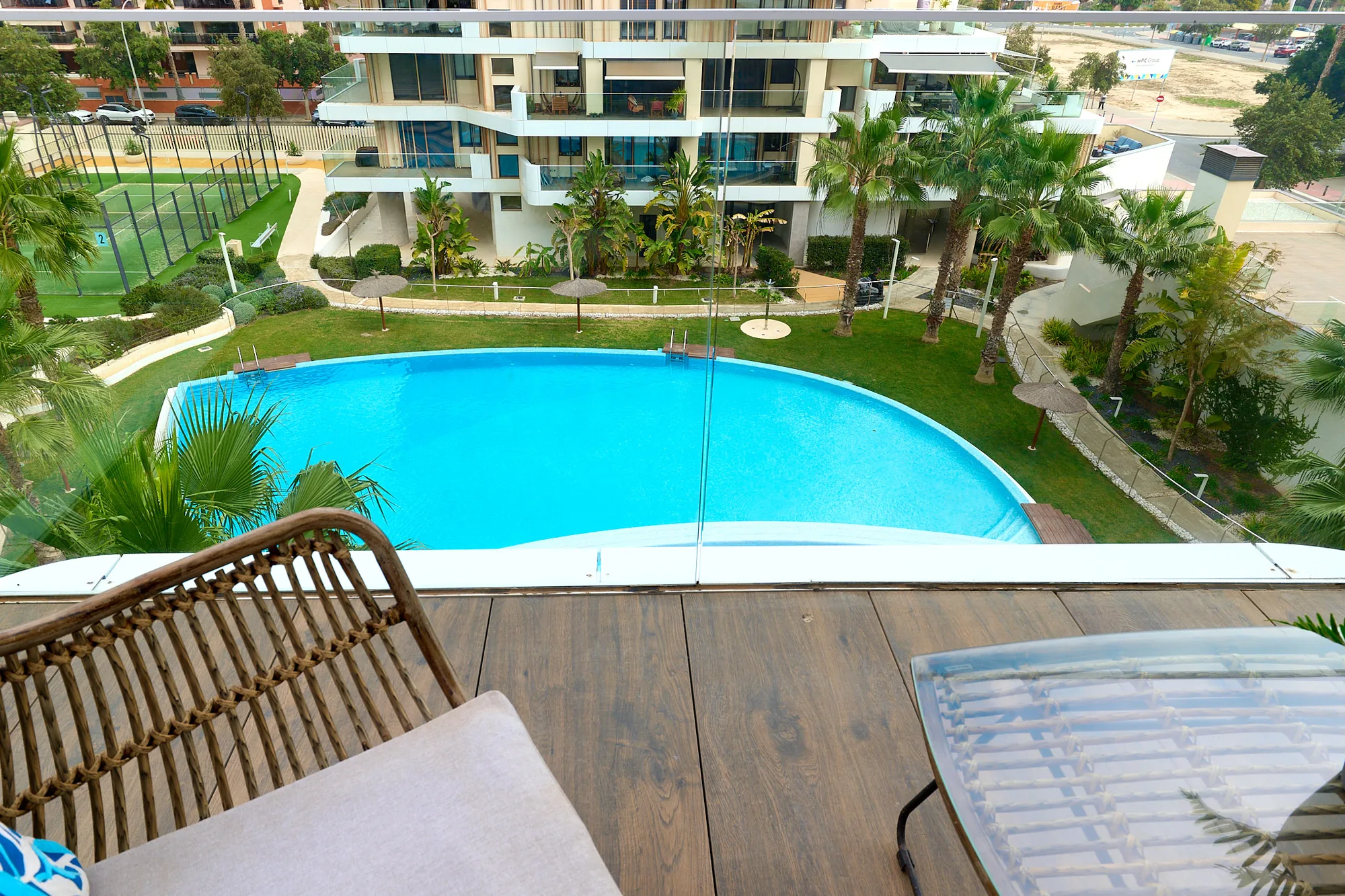 Modern and Bright Apartment in PAU 5 · foto 5