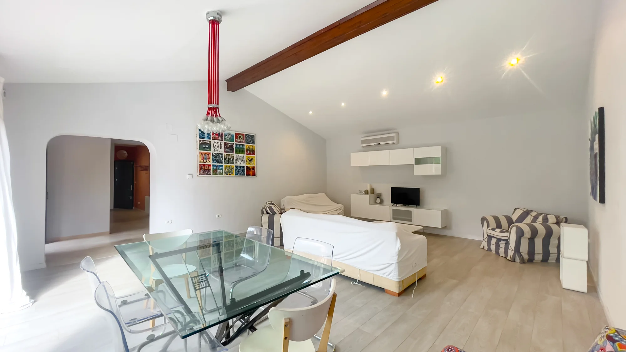 Chalet con piscina y jardín mediterráneo en San Juan pueblo · foto 3