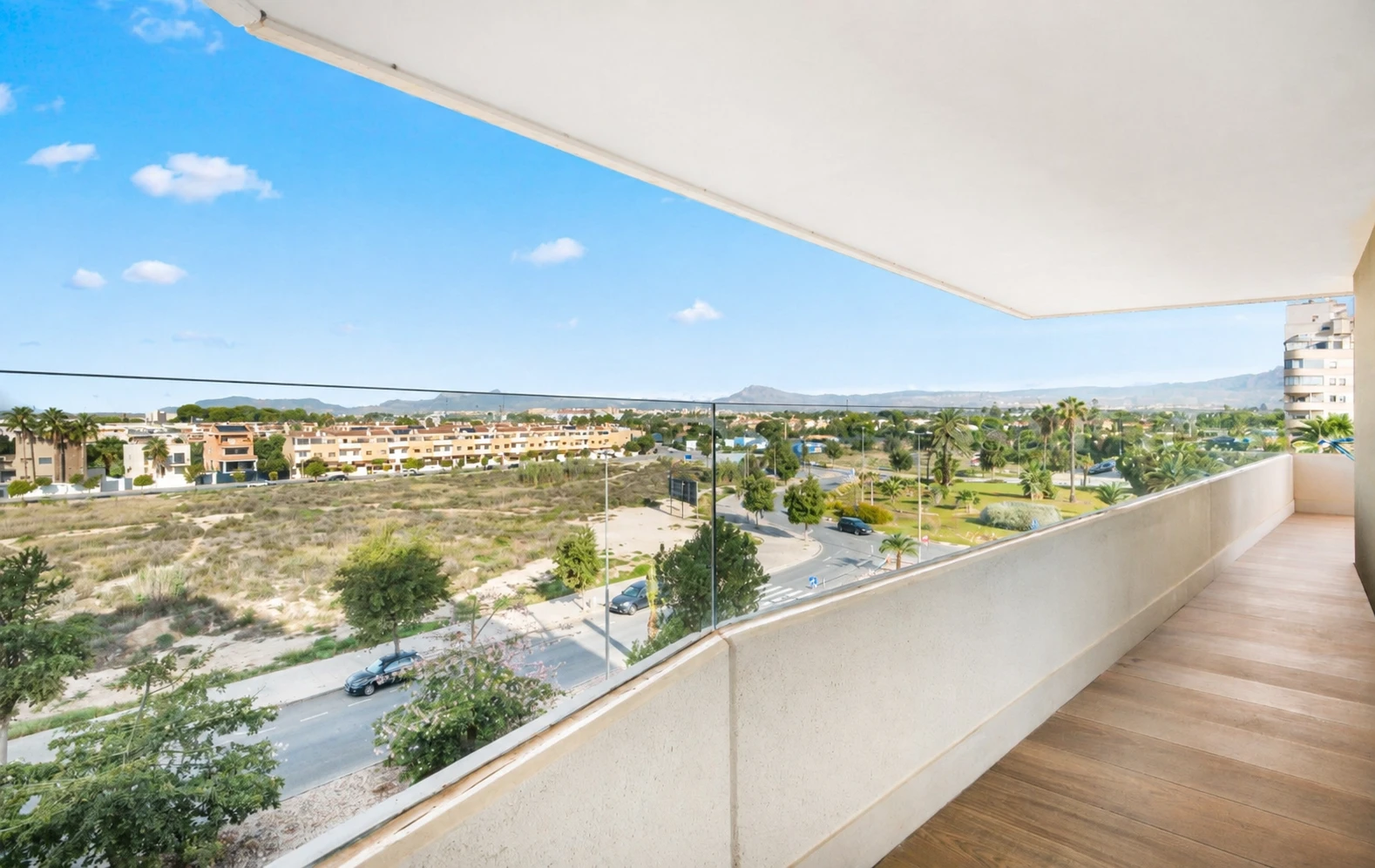 Azara, apartamento de tres dormitorios en PAU 5, Alicante · foto 4